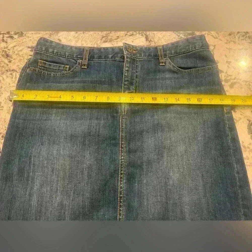 Size 10 vintage Tommy Hilfiger jean skirt - Picture 4 of 6